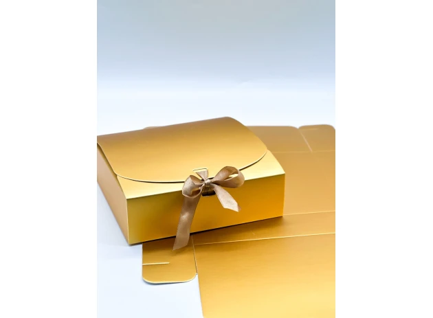 cutii cadou 24x24x6cm set.12buc. 00140