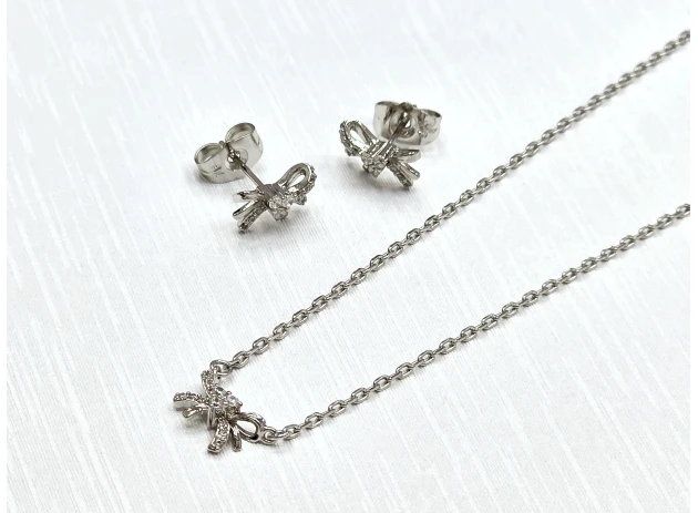 set pandantiv pe lantisor+cercei  00120