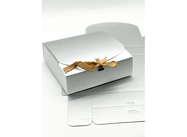 cutii cadou 24x24x6cm set.12buc. 00140