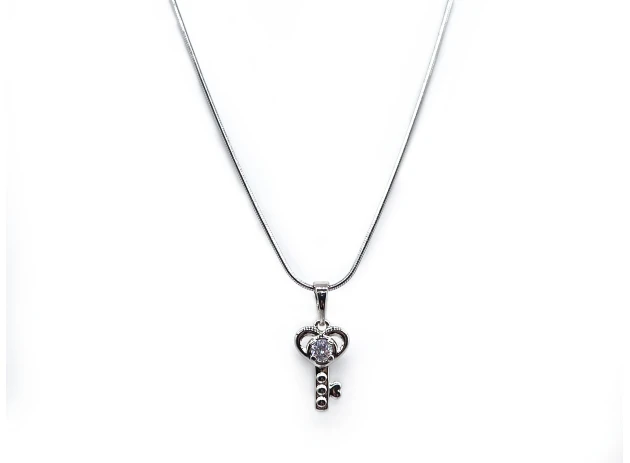 pandantiv pe lantisor buc 00076