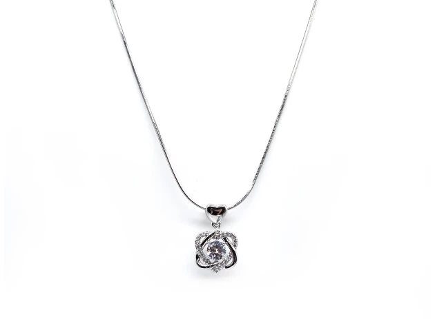 pandantiv pe lantisor buc 00096