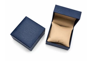 cutii p-u cadouri buc 00032